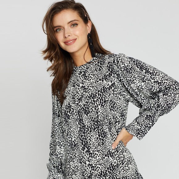 Topshop PETITE Bell Sleeve Chuck On Dress - Picture 2 of 9